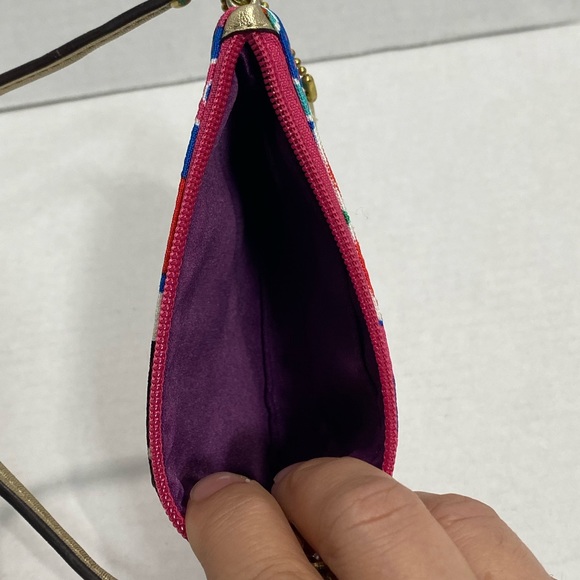 NWOT Coach || Woman’s Poppy Signature Wristlet Case Bag - Picture 4 of 4